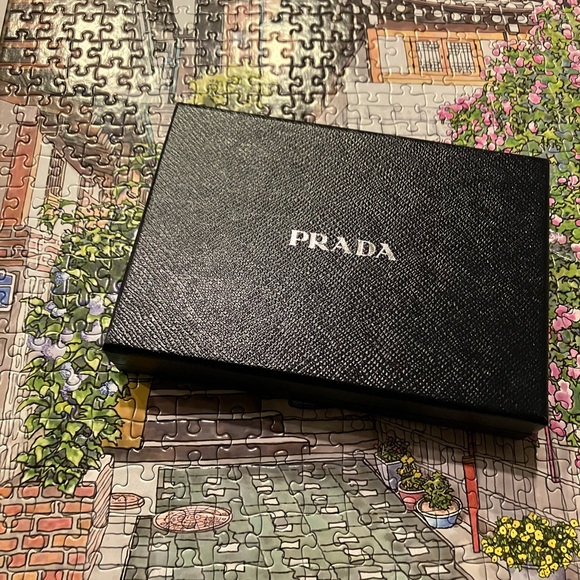 Prada Saffiano iPhone SE Case On Chain - Picture 9 of 10